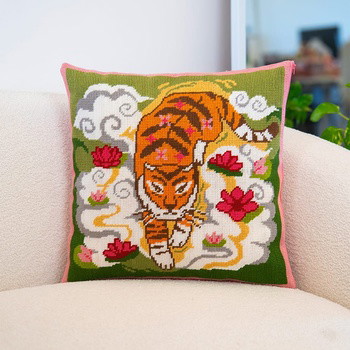 GENTLE TIGER - Tapestry Needlepoint Cushion Kit
