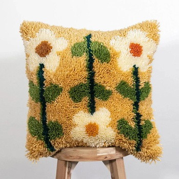 EARTHY PICK OF THE BUNCH - Latch Hook Cushion Kit