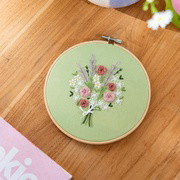 DARLING DAISY BOUQUET - Embroidery Kit