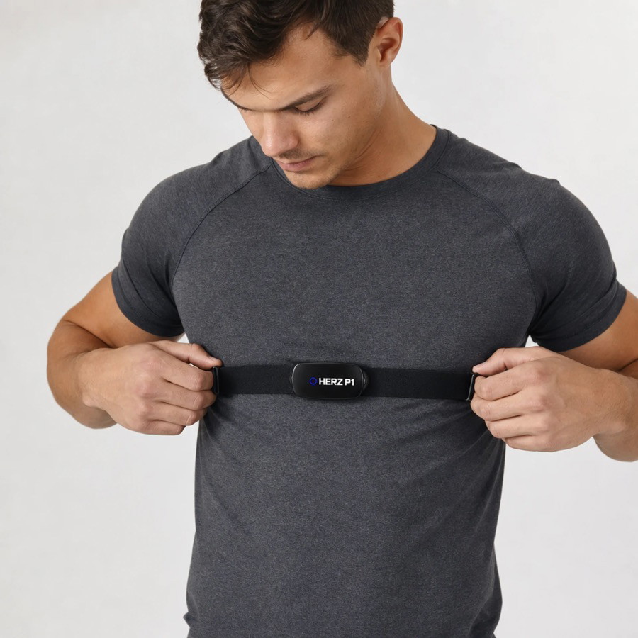 Man clipping the Herz P1 heart rate strap onto his chest