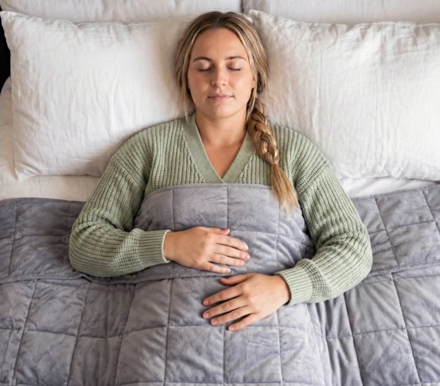 Velin Weighted Blanket draped over a bed