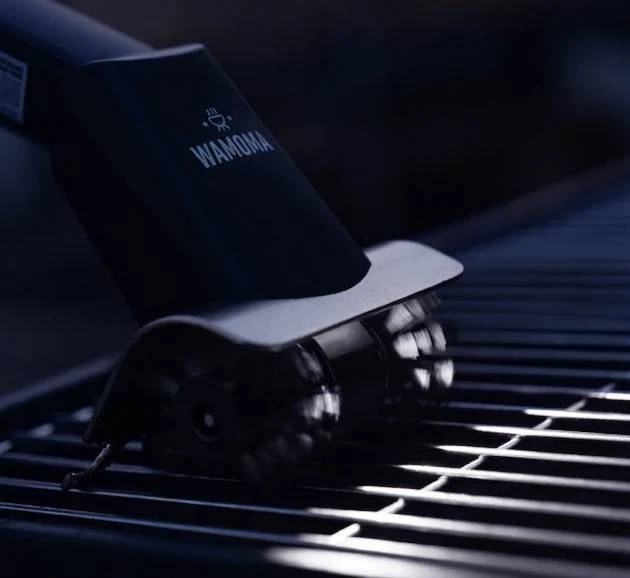 GrillMaster LED light cleaning in the dark