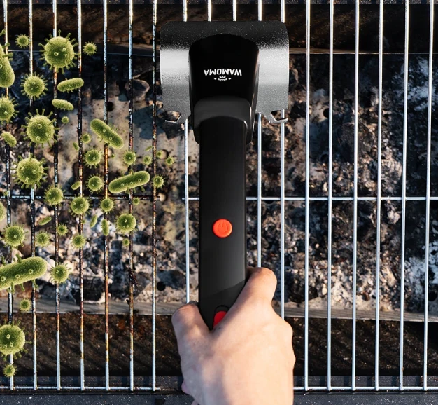 Grill grate before and after cleaning with GrillMaster