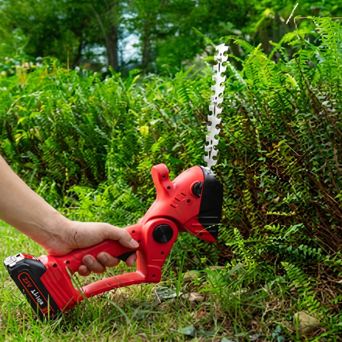 WOODRANGER® Power Hedge Trimmer - image 4
