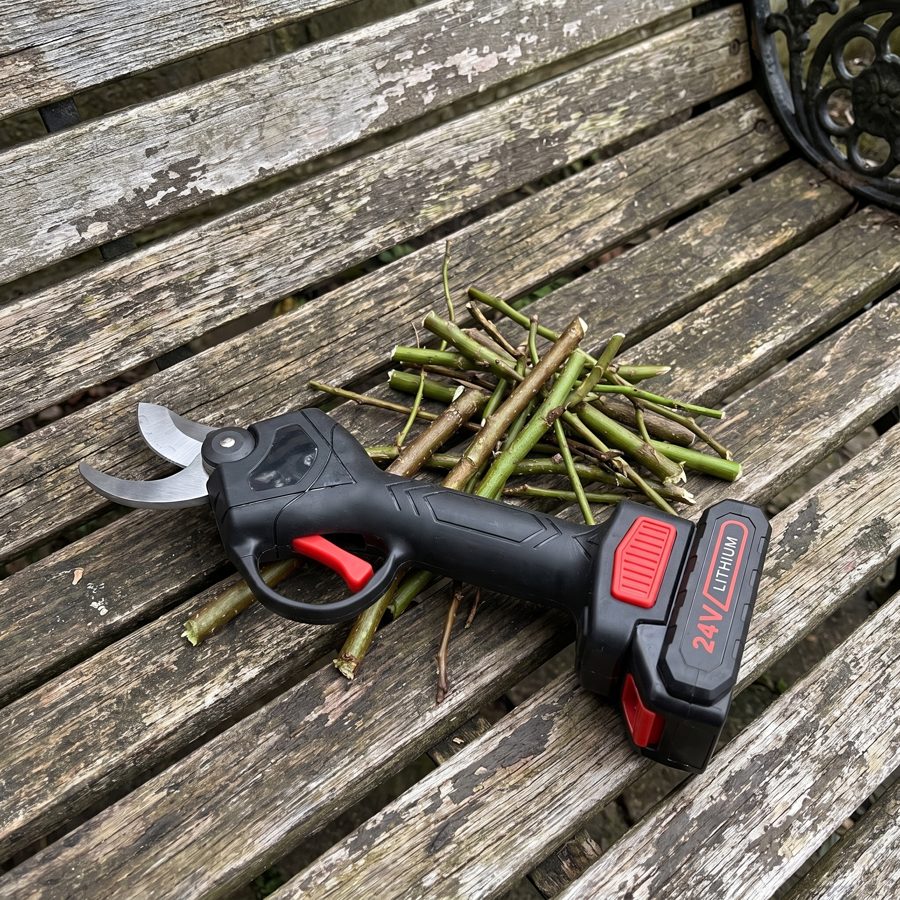 Close-up of the WOODRANGER Power Shears making a fast, clean cut